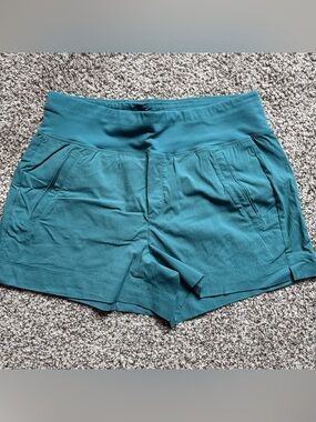 Athleta Trekkie North Short